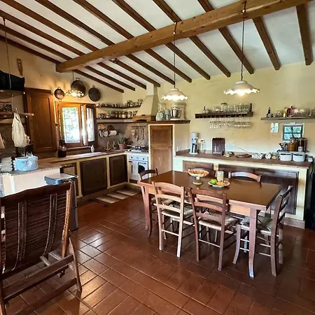 فيلة Magical Umbrian With Pool - Inborgo